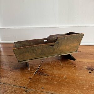 Antique Wooden Vintage-Style Cradle